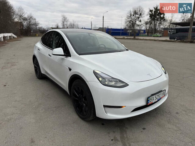 Белый Тесла Model Y, объемом двигателя 0 л и пробегом 10 тыс. км за 33500 $, фото 1 на Automoto.ua