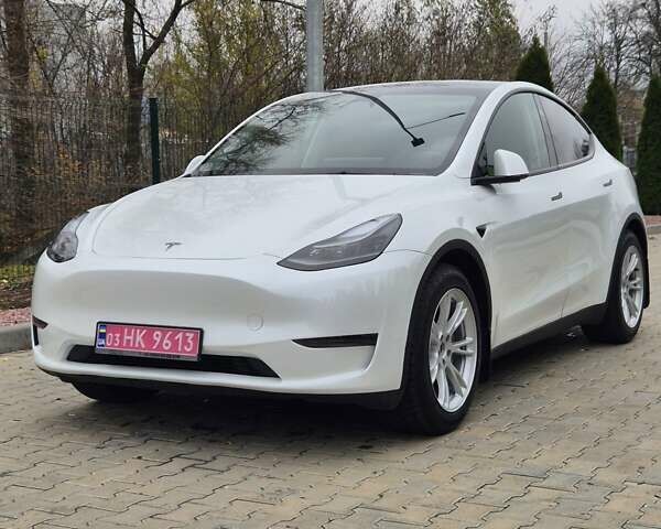 Білий Тесла Model Y, об'ємом двигуна 0 л та пробігом 26 тис. км за 25500 $, фото 1 на Automoto.ua