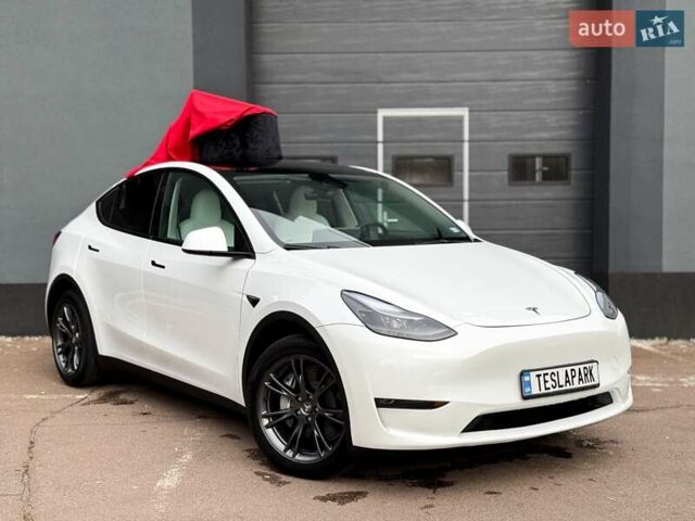 Белый Тесла Model Y, объемом двигателя 0 л и пробегом 6 тыс. км за 36500 $, фото 1 на Automoto.ua