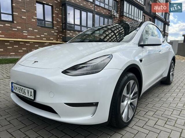 Белый Тесла Model Y, объемом двигателя 0 л и пробегом 2 тыс. км за 34500 $, фото 1 на Automoto.ua