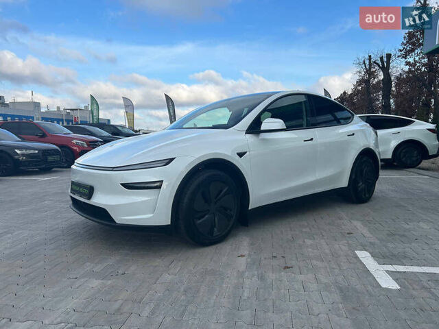 Белый Тесла Model Y, объемом двигателя 0 л и пробегом 1 тыс. км за 63500 $, фото 1 на Automoto.ua