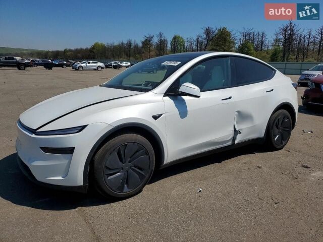 Белый Тесла Model Y, объемом двигателя 0 л и пробегом 6 тыс. км за 15000 $, фото 1 на Automoto.ua