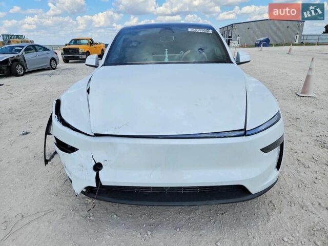 Белый Тесла Model Y, объемом двигателя 0 л и пробегом 1 тыс. км за 18000 $, фото 1 на Automoto.ua