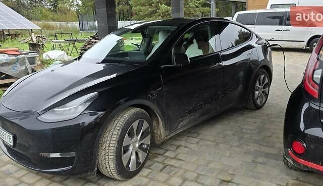 Черный Тесла Model Y, объемом двигателя 0 л и пробегом 65 тыс. км за 32000 $, фото 1 на Automoto.ua