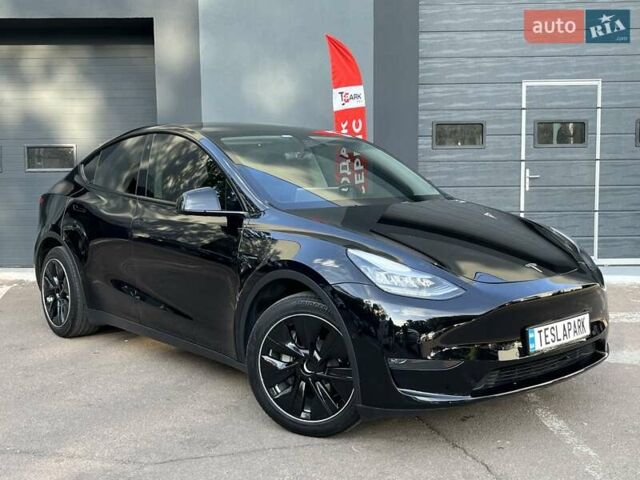Черный Тесла Model Y, объемом двигателя 0 л и пробегом 136 тыс. км за 24999 $, фото 1 на Automoto.ua