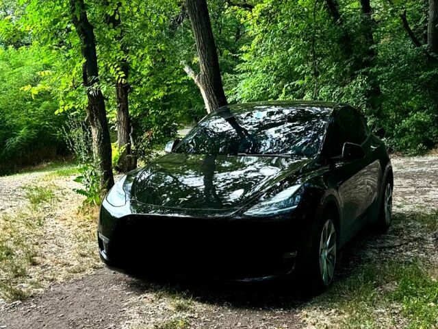 Черный Тесла Model Y, объемом двигателя 0.48 л и пробегом 107 тыс. км за 23000 $, фото 1 на Automoto.ua
