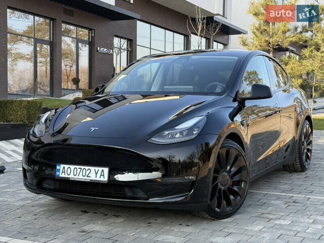 Черный Тесла Model Y, объемом двигателя 0 л и пробегом 40 тыс. км за 26990 $, фото 1 на Automoto.ua