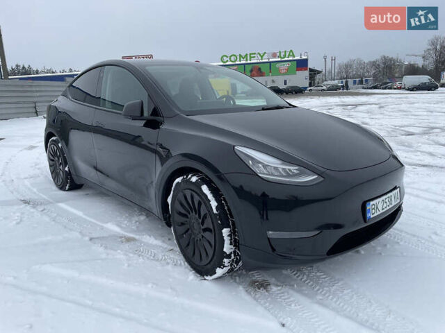 Черный Тесла Model Y, объемом двигателя 0 л и пробегом 40 тыс. км за 24500 $, фото 1 на Automoto.ua