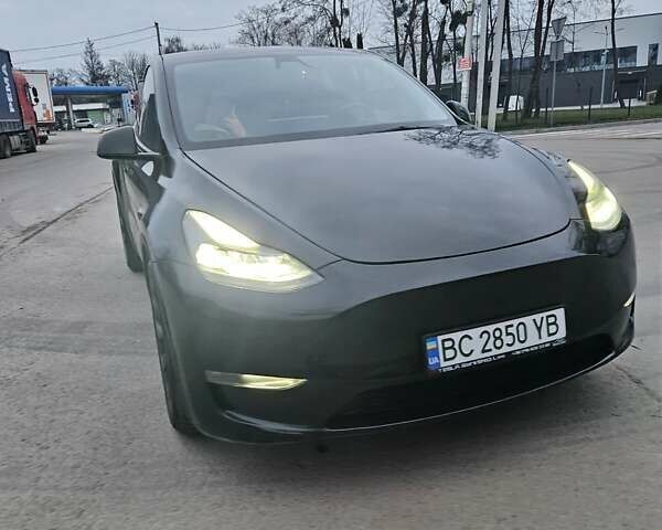 Черный Тесла Model Y, объемом двигателя 0 л и пробегом 45 тыс. км за 29777 $, фото 1 на Automoto.ua