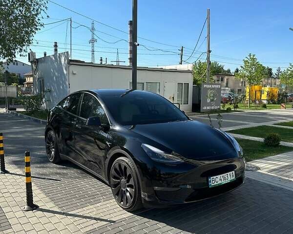 Черный Тесла Model Y, объемом двигателя 0 л и пробегом 28 тыс. км за 33000 $, фото 1 на Automoto.ua