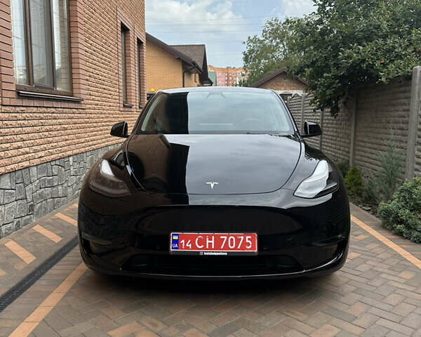 Черный Тесла Model Y, объемом двигателя 0 л и пробегом 56 тыс. км за 27000 $, фото 1 на Automoto.ua