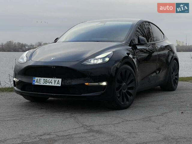 Черный Тесла Model Y, объемом двигателя 0 л и пробегом 88 тыс. км за 33000 $, фото 1 на Automoto.ua