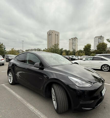 Черный Тесла Model Y, объемом двигателя 0 л и пробегом 33 тыс. км за 31000 $, фото 1 на Automoto.ua