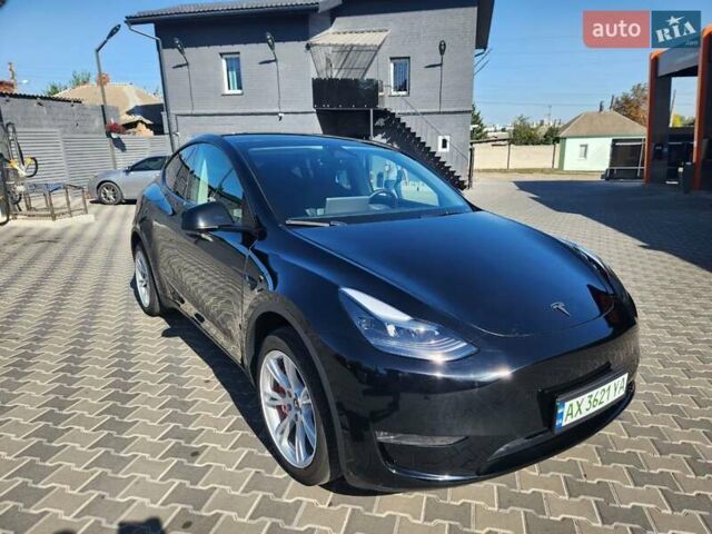 Черный Тесла Model Y, объемом двигателя 0 л и пробегом 27 тыс. км за 27500 $, фото 1 на Automoto.ua