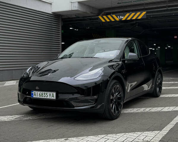 Черный Тесла Model Y, объемом двигателя 0 л и пробегом 28 тыс. км за 29000 $, фото 1 на Automoto.ua