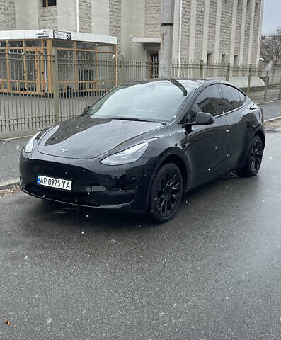 Черный Тесла Model Y, объемом двигателя 0 л и пробегом 29 тыс. км за 28300 $, фото 1 на Automoto.ua