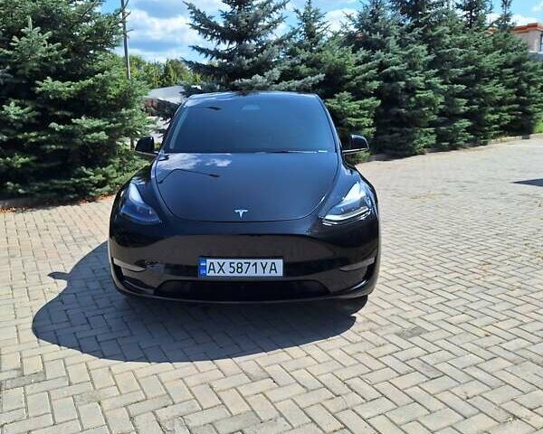 Черный Тесла Model Y, объемом двигателя 0 л и пробегом 28 тыс. км за 33700 $, фото 1 на Automoto.ua