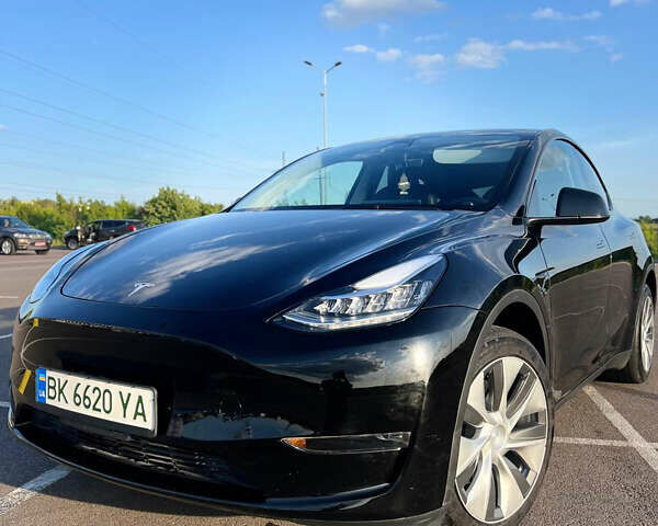 Черный Тесла Model Y, объемом двигателя 0 л и пробегом 22 тыс. км за 25500 $, фото 1 на Automoto.ua