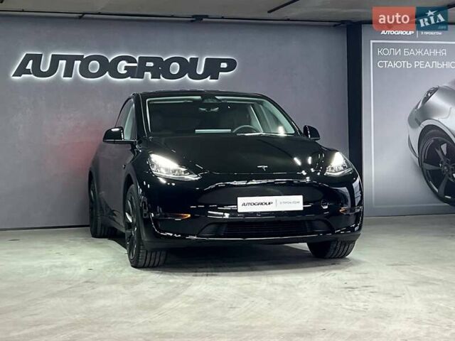 Черный Тесла Model Y, объемом двигателя 0 л и пробегом 5 тыс. км за 32000 $, фото 1 на Automoto.ua