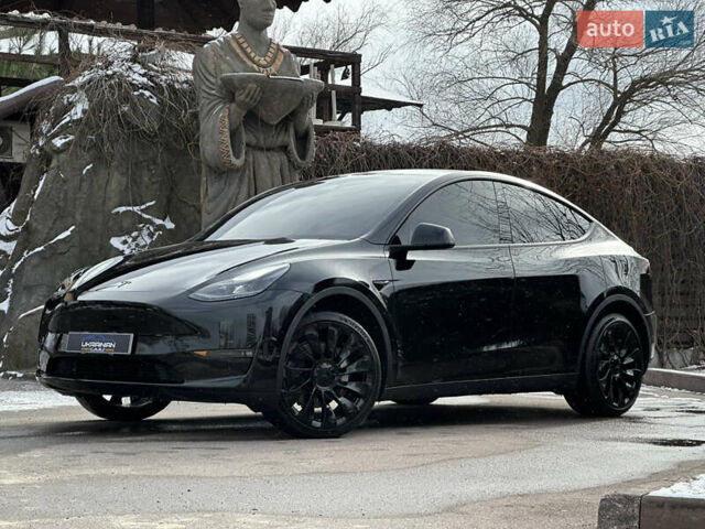 Черный Тесла Model Y, объемом двигателя 0 л и пробегом 1 тыс. км за 40500 $, фото 1 на Automoto.ua