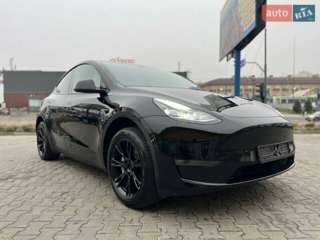 Черный Тесла Model Y, объемом двигателя 0 л и пробегом 19 тыс. км за 33000 $, фото 1 на Automoto.ua