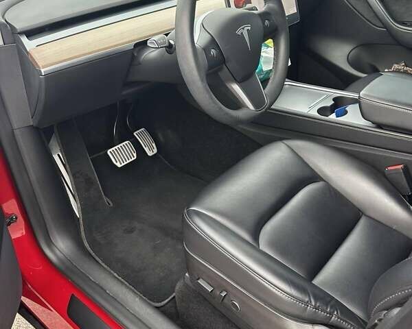 Красный Тесла Model Y, объемом двигателя 0 л и пробегом 60 тыс. км за 28500 $, фото 1 на Automoto.ua
