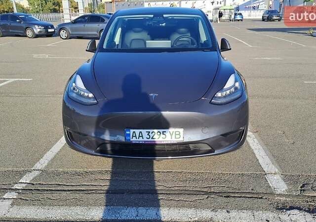 Серый Тесла Model Y, объемом двигателя 0 л и пробегом 114 тыс. км за 25500 $, фото 1 на Automoto.ua