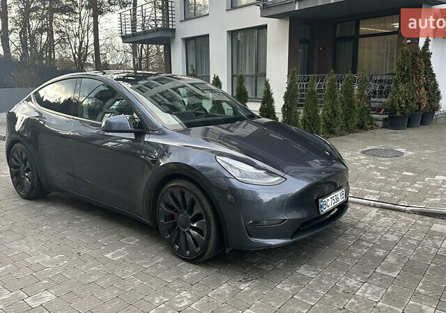 Серый Тесла Model Y, объемом двигателя 0 л и пробегом 99 тыс. км за 24000 $, фото 1 на Automoto.ua