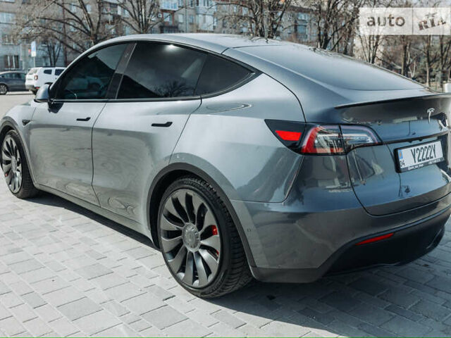 Серый Тесла Model Y, объемом двигателя 0 л и пробегом 52 тыс. км за 28200 $, фото 1 на Automoto.ua
