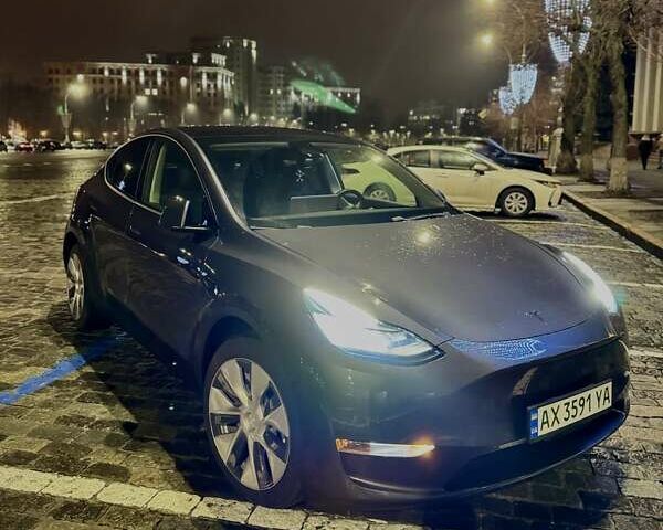 Серый Тесла Model Y, объемом двигателя 0 л и пробегом 46 тыс. км за 29500 $, фото 1 на Automoto.ua