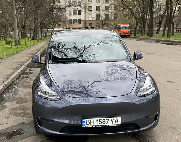 Серый Тесла Model Y, объемом двигателя 0 л и пробегом 90 тыс. км за 30000 $, фото 1 на Automoto.ua
