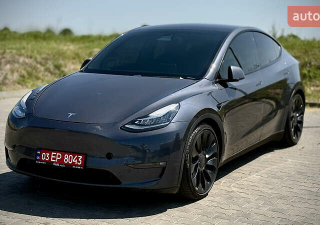 Тесла Model Y 2020 в Луцке на Automoto.ua Серый Тесла Model Y, объемом двигателя 0 л и пробегом 112 тыс. км за 21300 $, фото 1 на Automoto.ua
