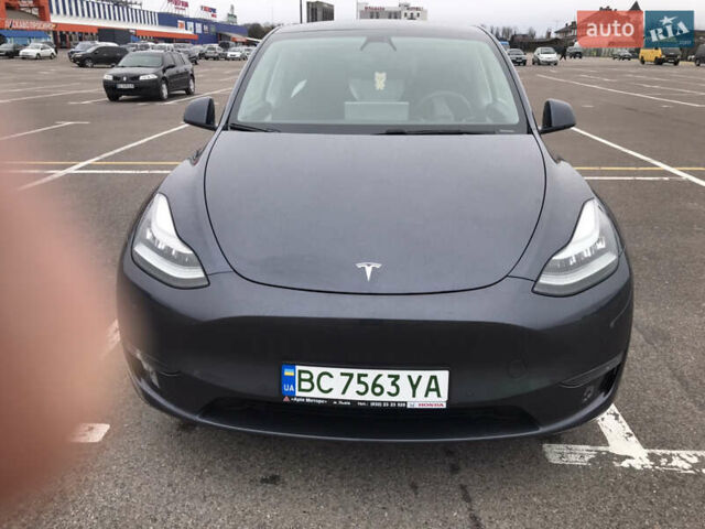 Серый Тесла Model Y, объемом двигателя 0 л и пробегом 34 тыс. км за 29990 $, фото 1 на Automoto.ua