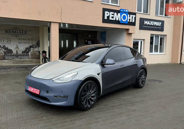 Серый Тесла Model Y, объемом двигателя 0 л и пробегом 138 тыс. км за 20200 $, фото 1 на Automoto.ua