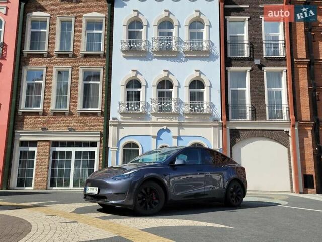 Серый Тесла Model Y, объемом двигателя 0 л и пробегом 6 тыс. км за 29500 $, фото 1 на Automoto.ua
