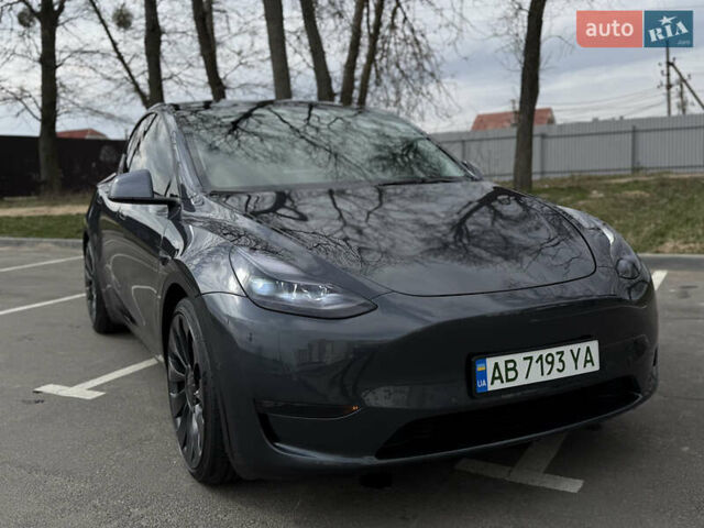 Серый Тесла Model Y, объемом двигателя 0 л и пробегом 96 тыс. км за 27500 $, фото 1 на Automoto.ua