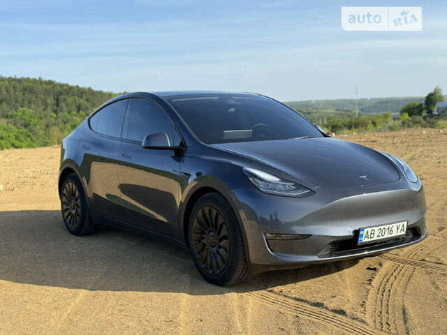 Серый Тесла Model Y, объемом двигателя 0 л и пробегом 30 тыс. км за 28500 $, фото 1 на Automoto.ua