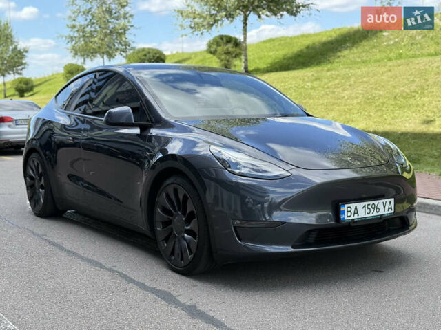 Серый Тесла Model Y, объемом двигателя 0 л и пробегом 42 тыс. км за 29900 $, фото 1 на Automoto.ua