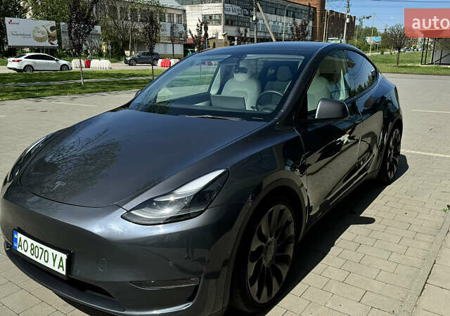 Серый Тесла Model Y, объемом двигателя 0 л и пробегом 54 тыс. км за 24000 $, фото 1 на Automoto.ua