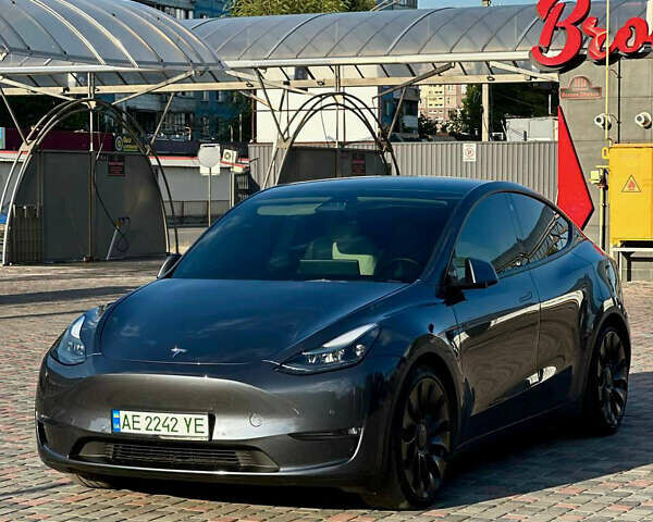 Серый Тесла Model Y, объемом двигателя 0 л и пробегом 58 тыс. км за 29999 $, фото 1 на Automoto.ua