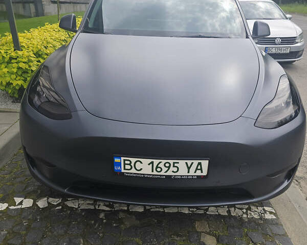 Серый Тесла Model Y, объемом двигателя 0 л и пробегом 45 тыс. км за 27000 $, фото 1 на Automoto.ua