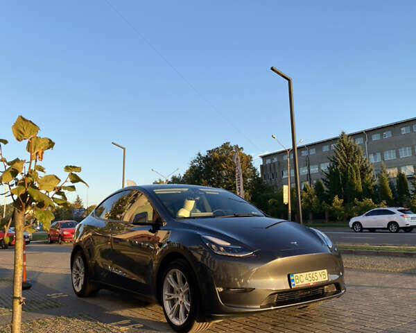 Серый Тесла Model Y, объемом двигателя 0 л и пробегом 98 тыс. км за 25300 $, фото 1 на Automoto.ua