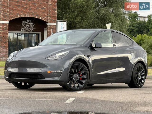 Серый Тесла Model Y, объемом двигателя 0 л и пробегом 27 тыс. км за 27500 $, фото 1 на Automoto.ua