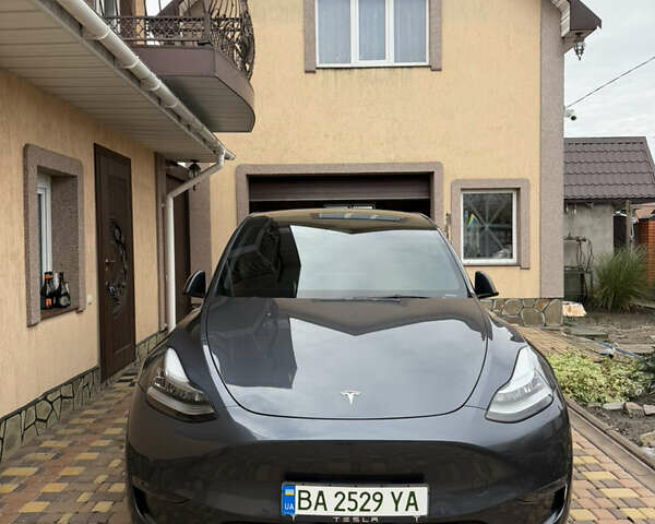Серый Тесла Model Y, объемом двигателя 0 л и пробегом 156 тыс. км за 24900 $, фото 1 на Automoto.ua