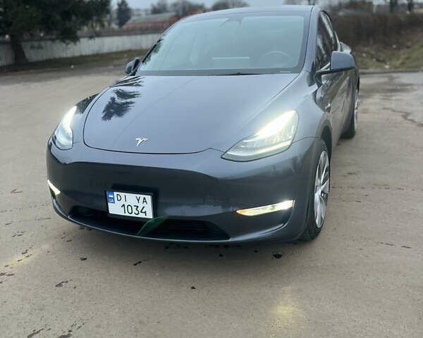 Серый Тесла Model Y, объемом двигателя 0 л и пробегом 42 тыс. км за 30000 $, фото 1 на Automoto.ua