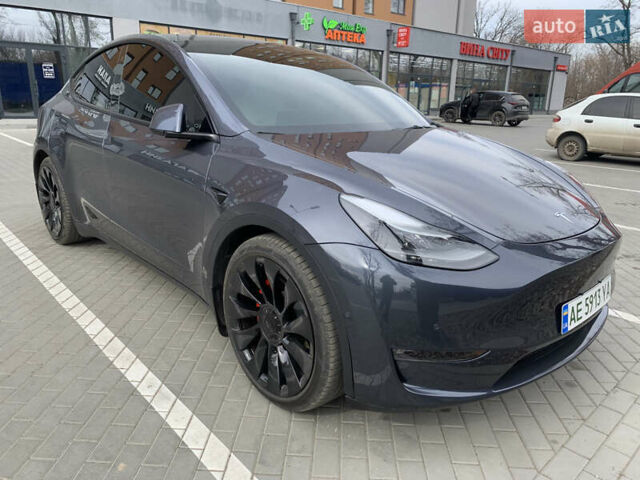 Серый Тесла Model Y, объемом двигателя 0 л и пробегом 29 тыс. км за 32700 $, фото 1 на Automoto.ua