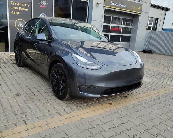 Сірий Тесла Model Y, об'ємом двигуна 0 л та пробігом 50 тис. км за 26490 $, фото 1 на Automoto.ua