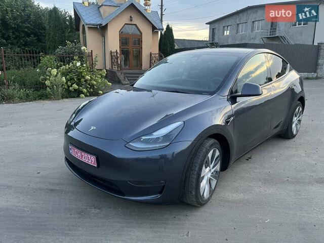 Серый Тесла Model Y, объемом двигателя 0 л и пробегом 30 тыс. км за 25000 $, фото 1 на Automoto.ua
