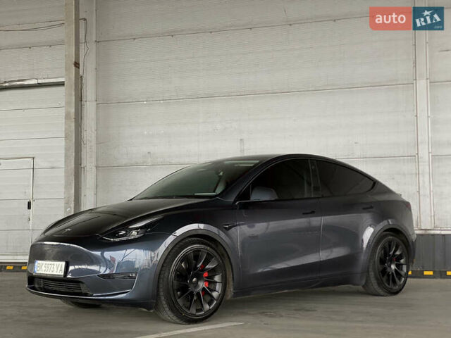 Серый Тесла Model Y, объемом двигателя 0 л и пробегом 64 тыс. км за 26300 $, фото 1 на Automoto.ua