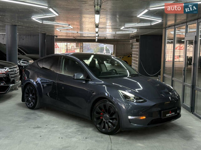 Серый Тесла Model Y, объемом двигателя 0 л и пробегом 39 тыс. км за 26500 $, фото 1 на Automoto.ua
